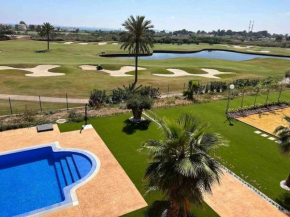 Lujoso ático sobre el golf en los Alcázares